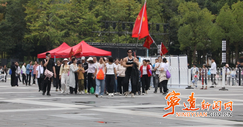 是第一次来, 娥皇登峰金, 程中很累